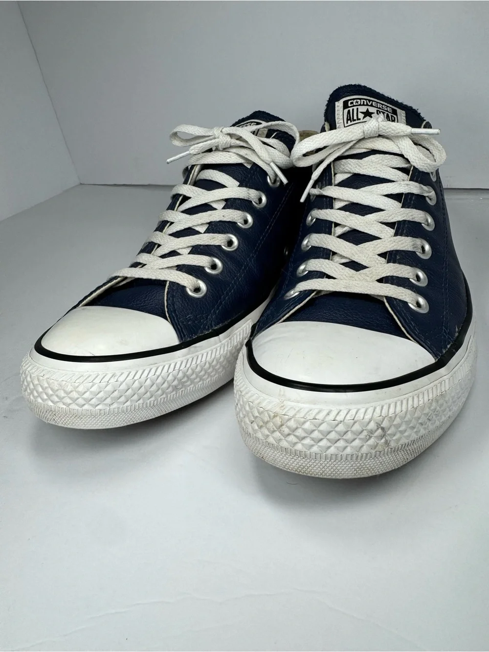 Converse Men’s Low Top Sneakers in Navy leather with White Accents